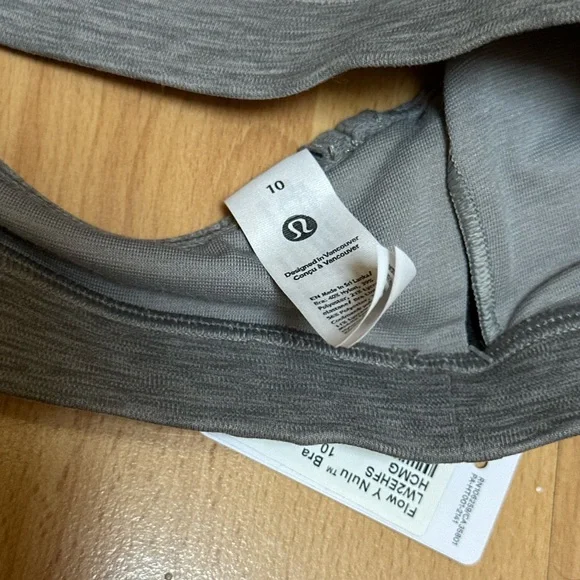 New Lululemon Flow Y Bra - Picture 4 of 7